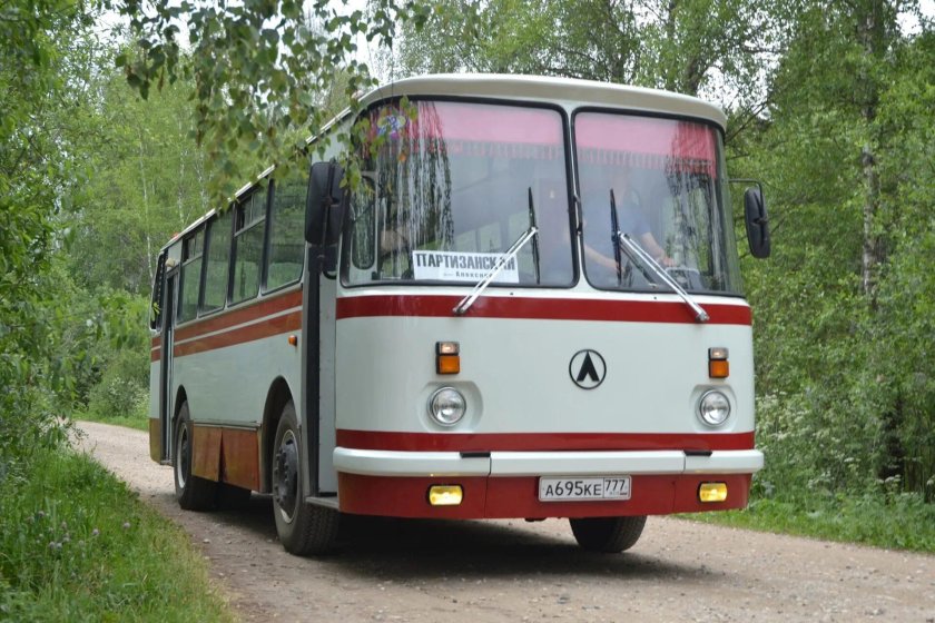 ЛАЗ 695н
