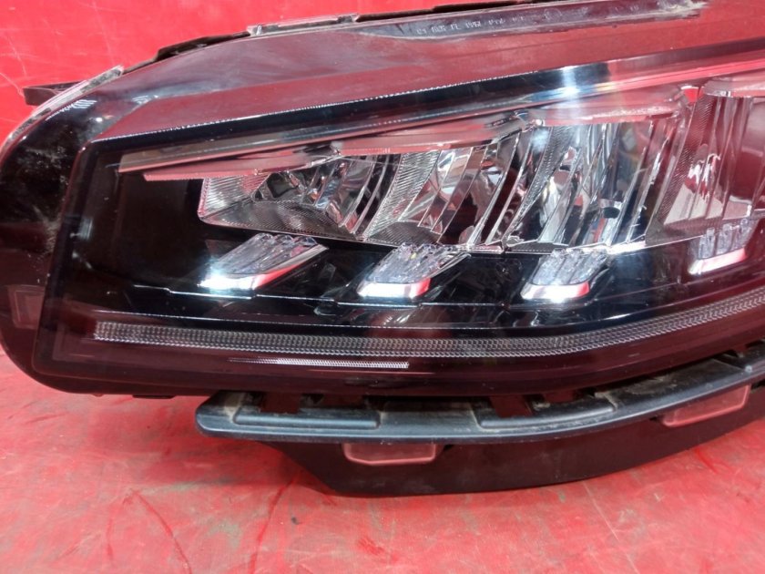 Geely Atlas Pro фары правая галоген