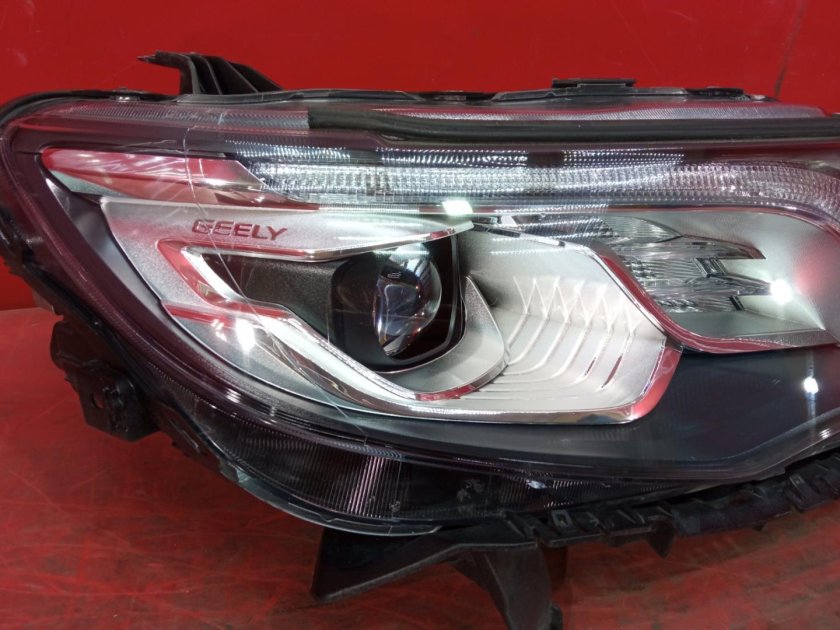Фара передняя правая geely atlas pro