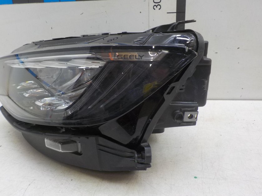 Фара левая geely atlas