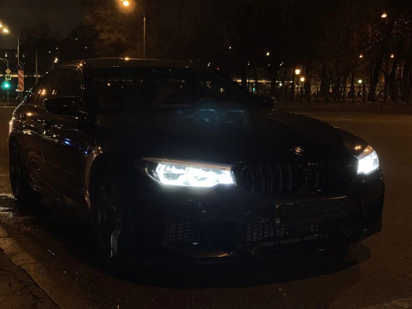 БМВ м5 ночью 161