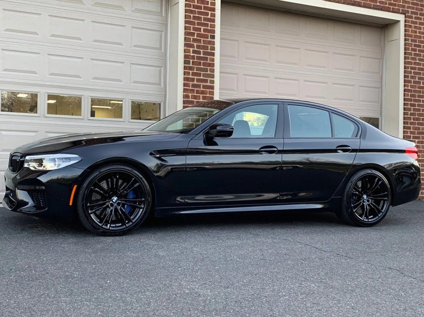 BMW м5 ф90 черная