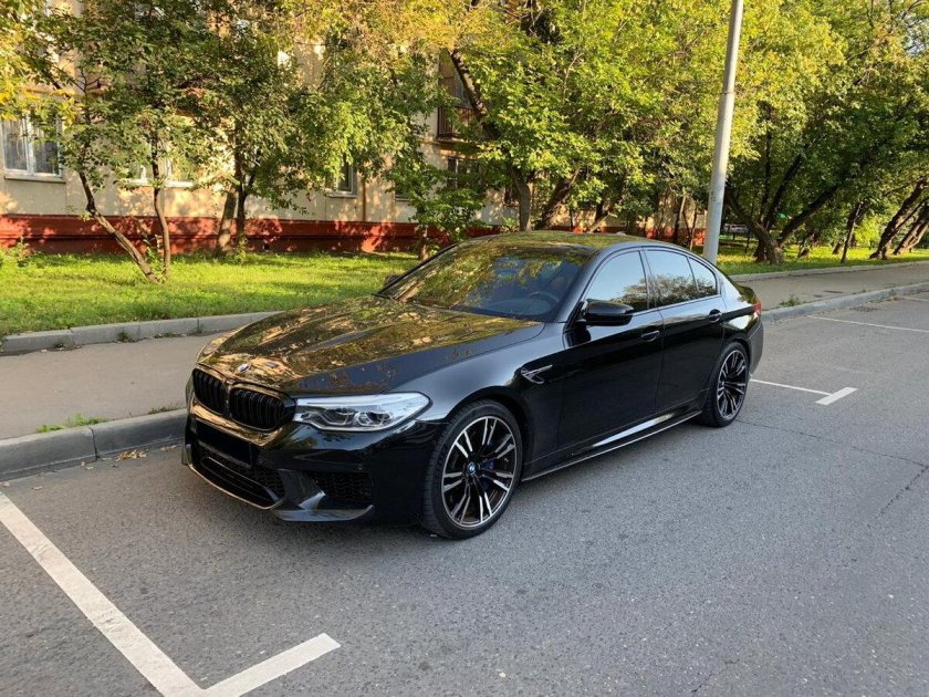 BMW m5 f90 Black