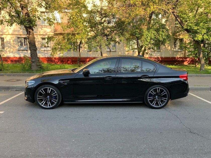 BMW f10 черная тонированная