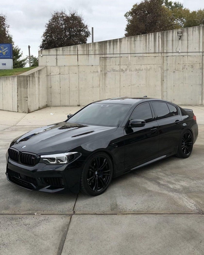 BMW m5 f90 Black