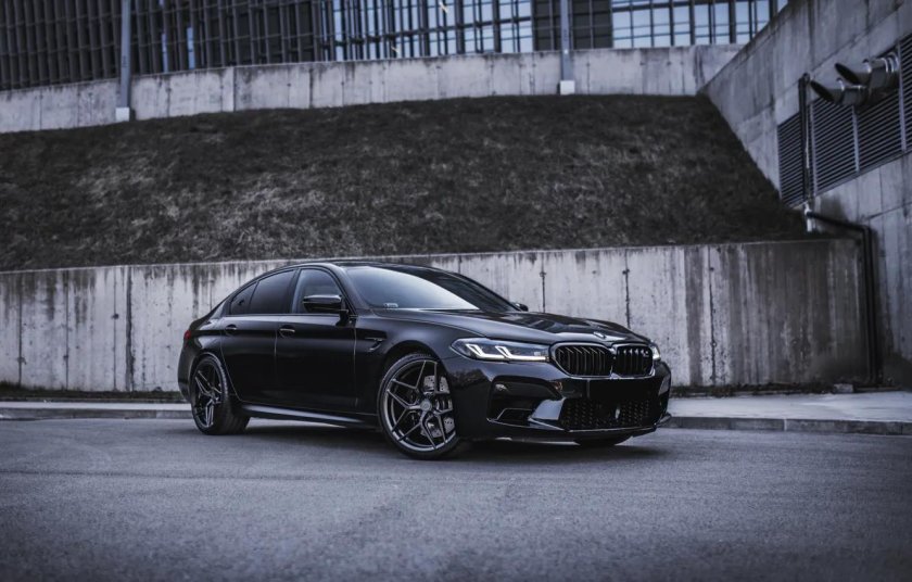 M5 f90 черная