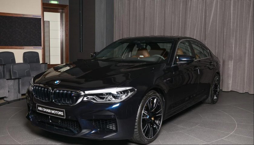 BMW m5 2018 черная
