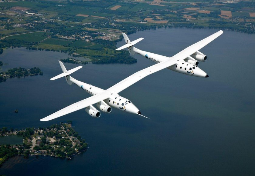 Самолет Stratolaunch model 351