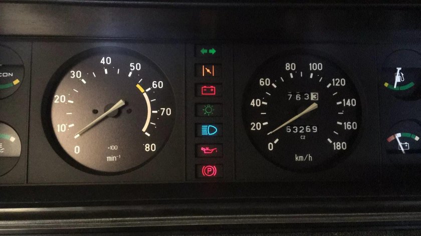 Контрольные лампочки на панели приборов ВАЗ 2107