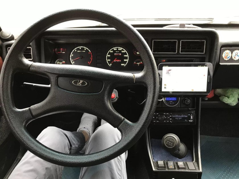 ВАЗ 2107 салон приборка