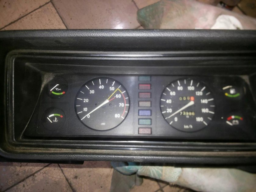 ВАЗ 2107 ранняя приборная панель