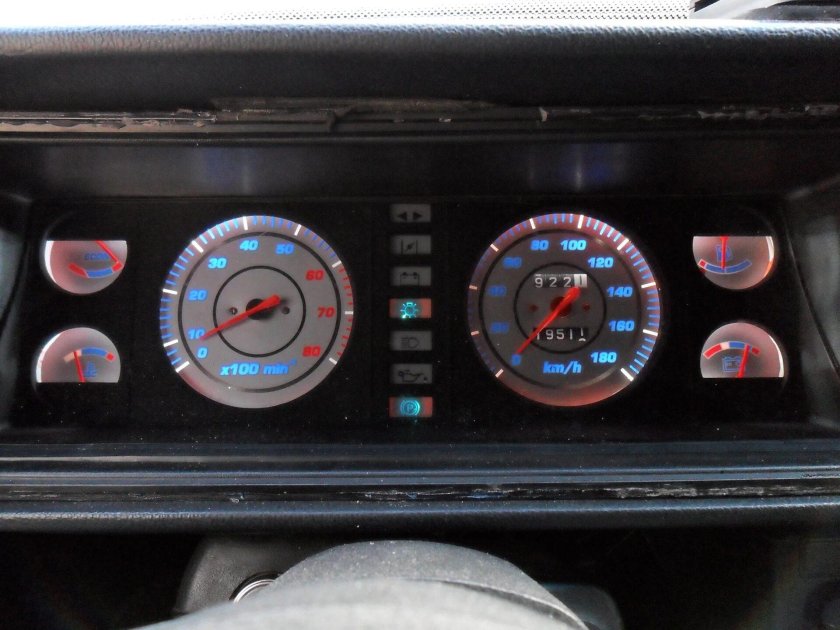 Панель приборов ВАЗ 2107 инжектор