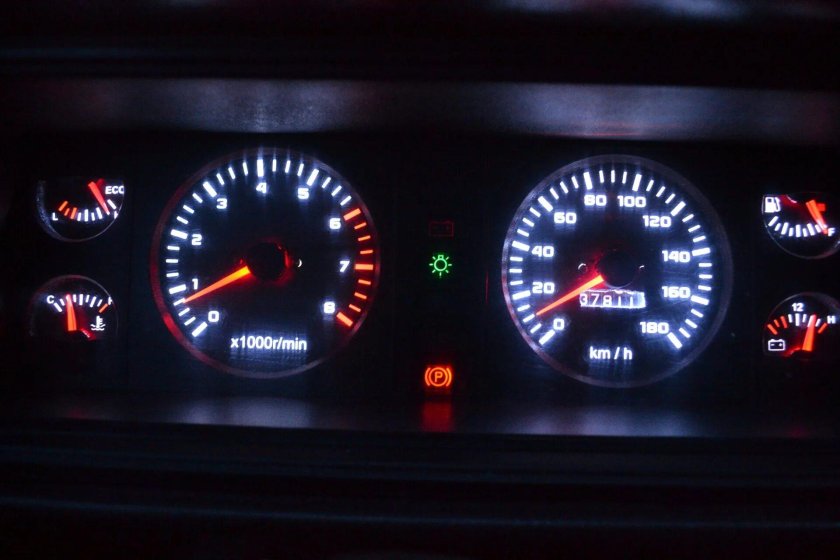 Щиток панели приборов ВАЗ 2107