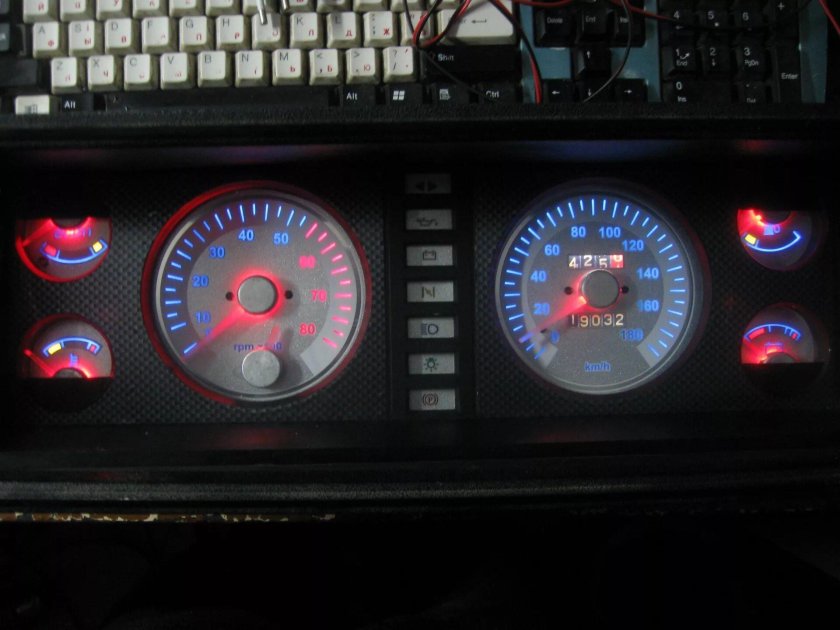 Щиток панели приборов ВАЗ 2107