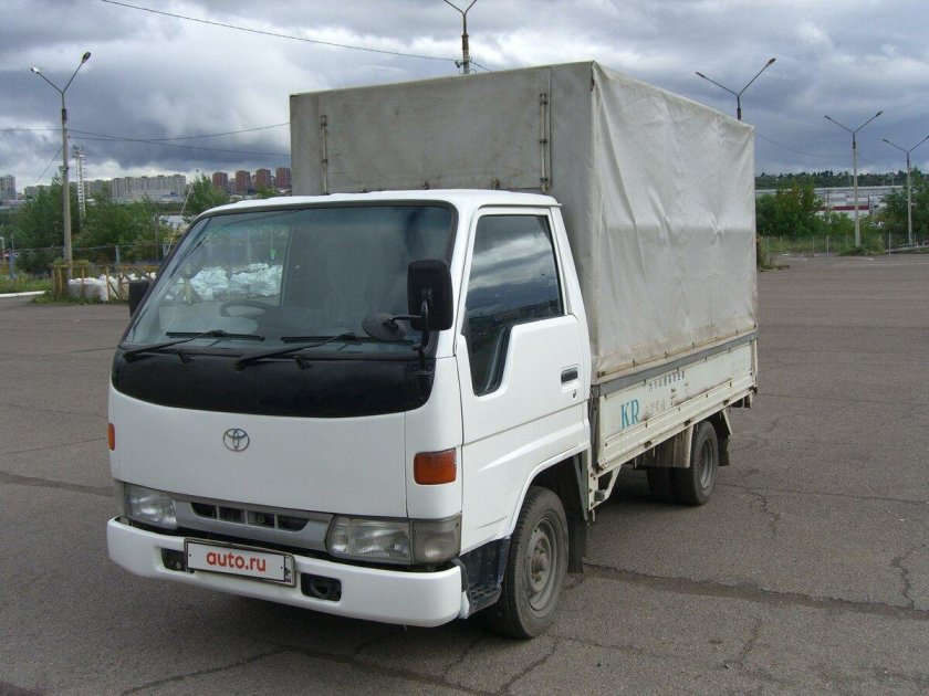 Тойота Тойоайс 1996 4 дверка