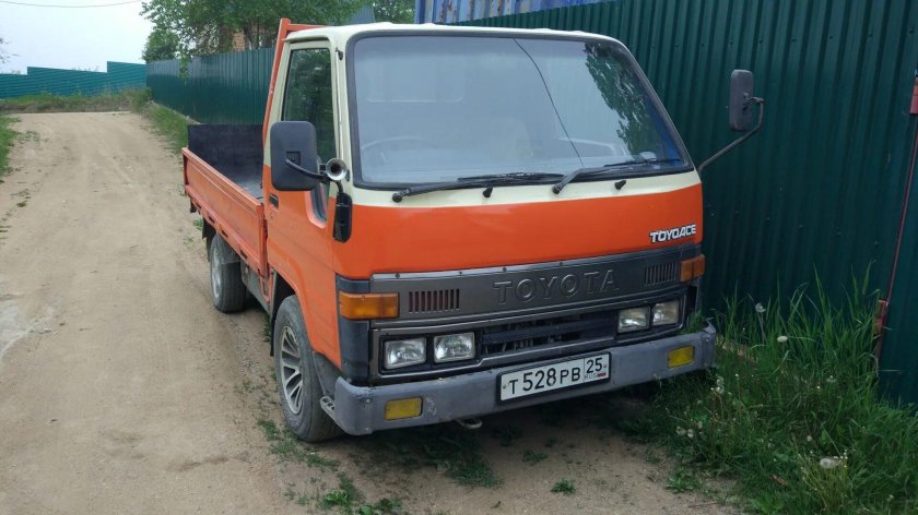 Toyota TOYOACE 1988
