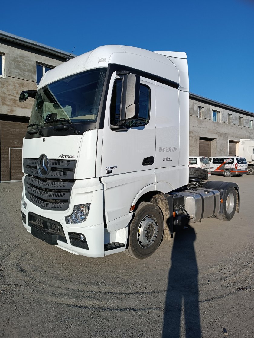 Тягач мерседес актрос