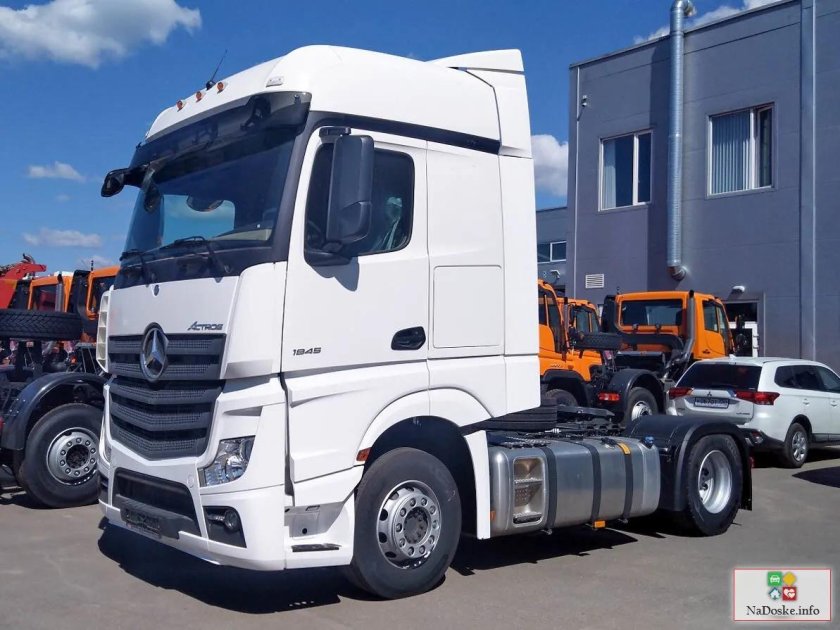 Седельный тягач Мерседес Актрос