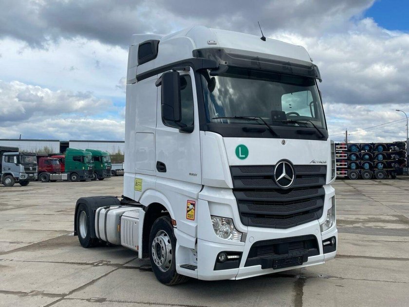 Мерседес бенц актрос