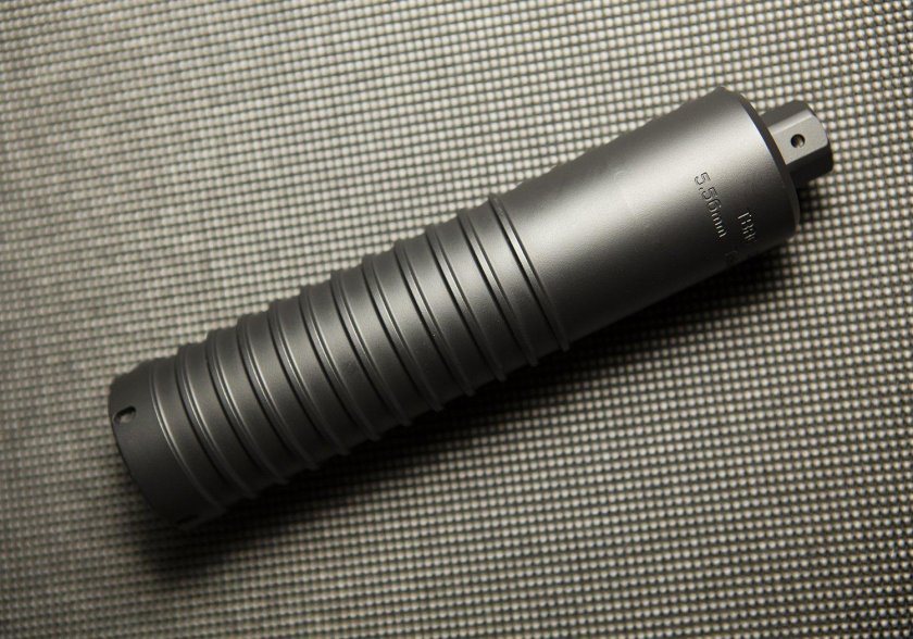 Пистолет с глушителем