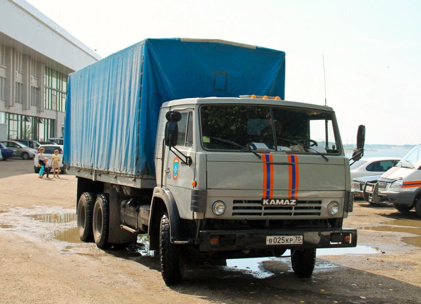 КАМАЗ 53212 бортовой