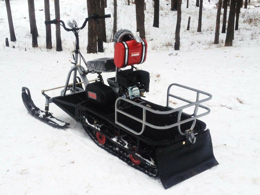 Мотобуксировщик Мухтар 7 с лыжным модулем