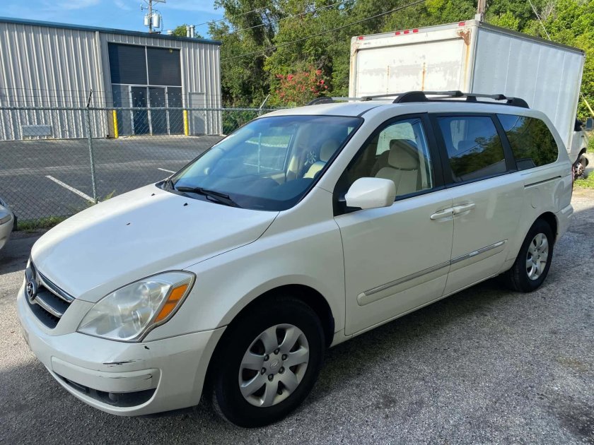 2007 hyundai entourage