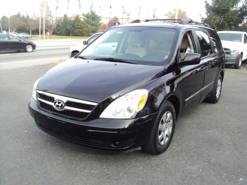 2007 hyundai entourage