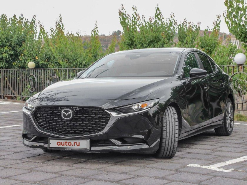 Мазда 3 2019 седан