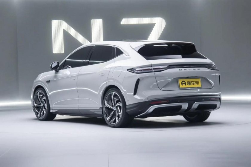 Машина 2023 года новая