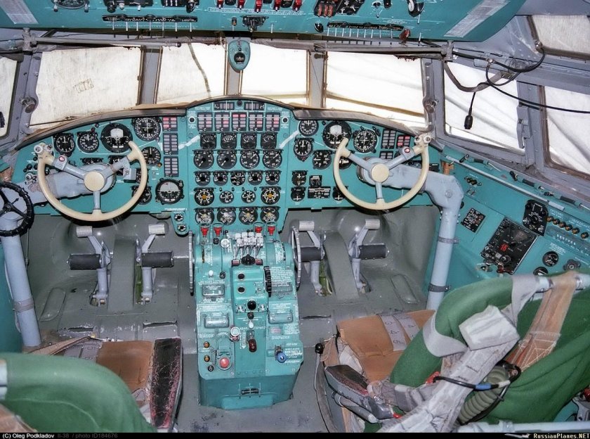 Ил-38н кабина