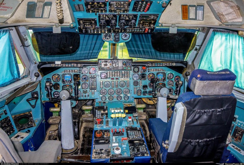 Кабина ту 154