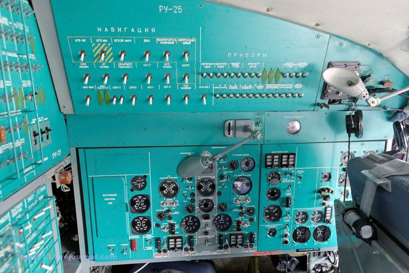 Ил-76 кабина борт радиста