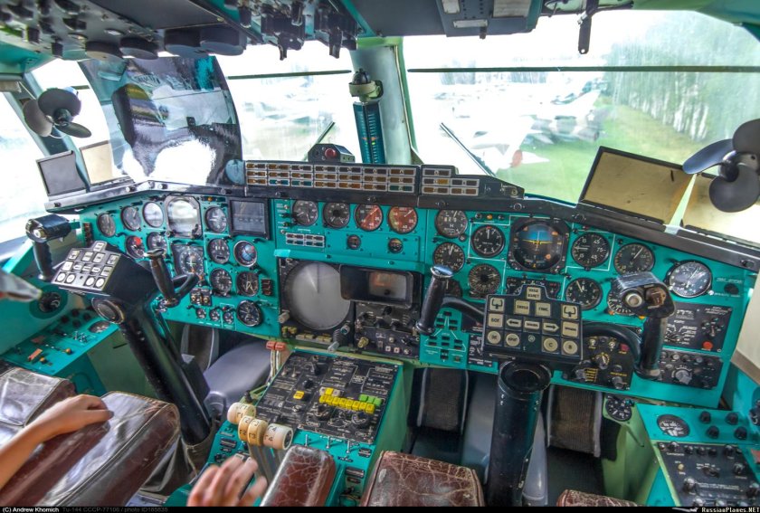 Ту 144 кабина