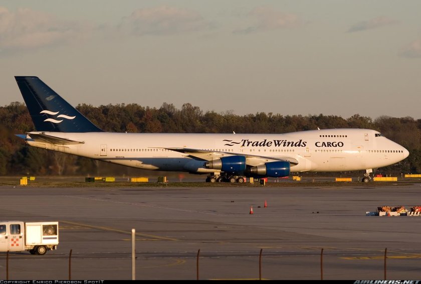 Самолет боинг 747