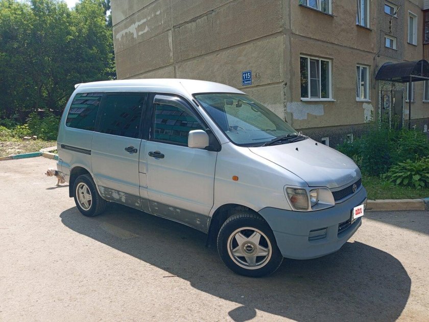 Тойота таун эйс ноах