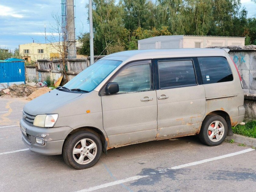 Тойота таун айс ноах 1997