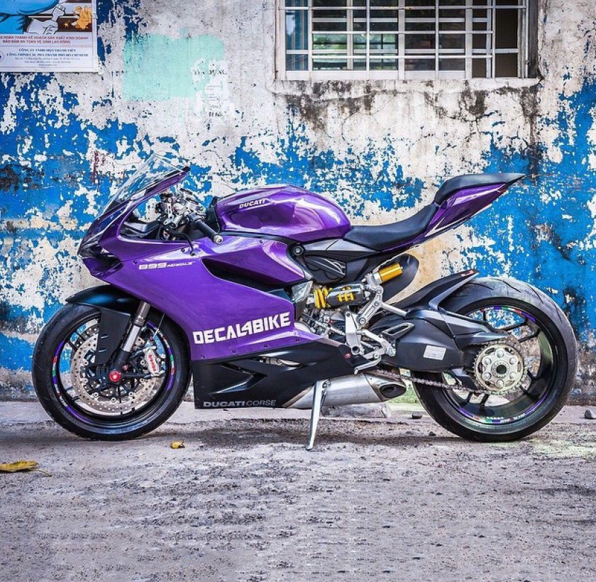 Ducati Panigale голубой