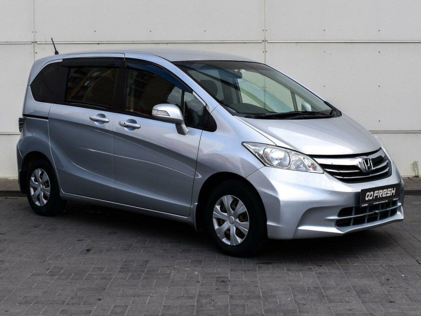 Хонда Фрид серебристый