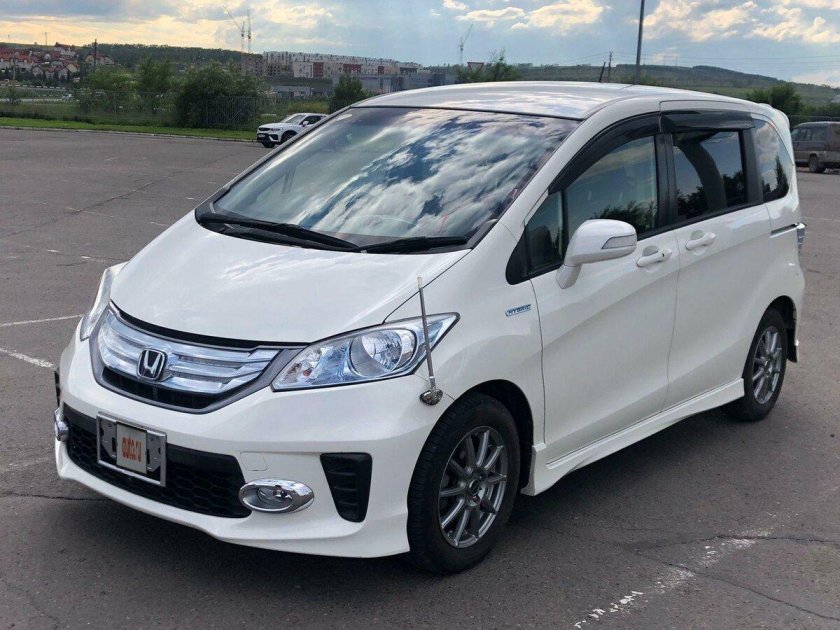 Honda freed Hybrid 2012