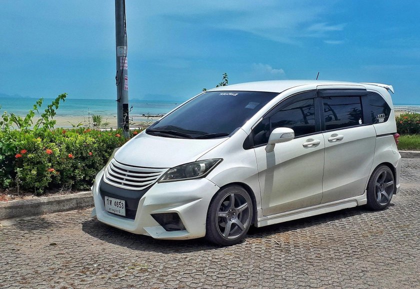 Honda freed r16