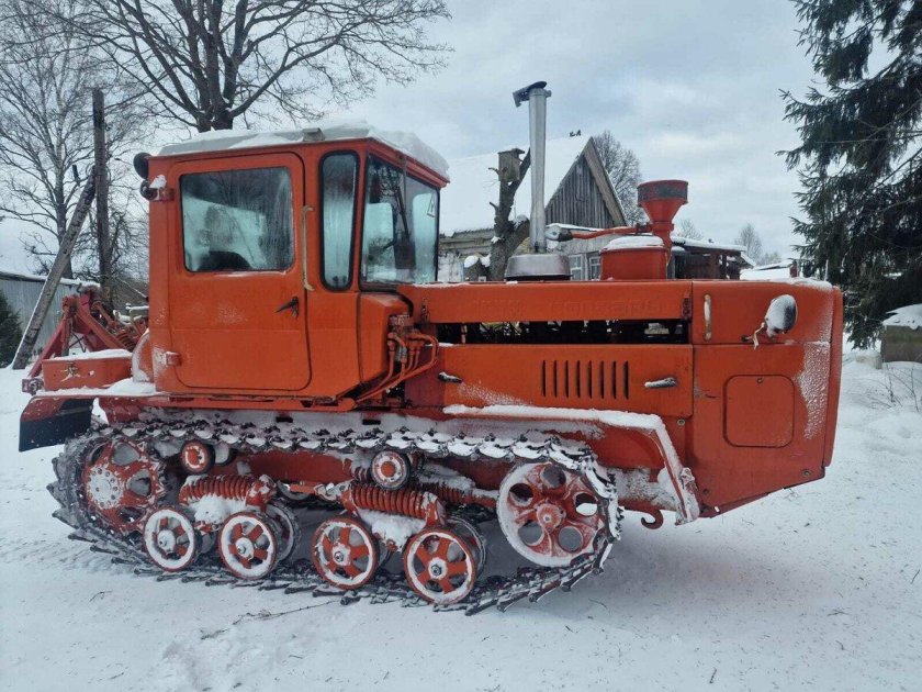 Т-150 трактор гусеничный и дт 75