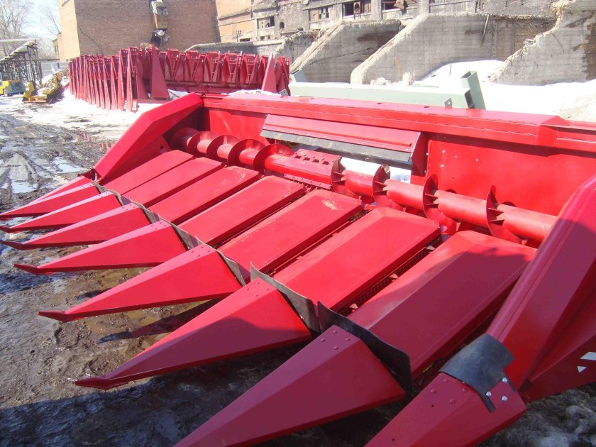 Жатка кукурузная 12 рядная