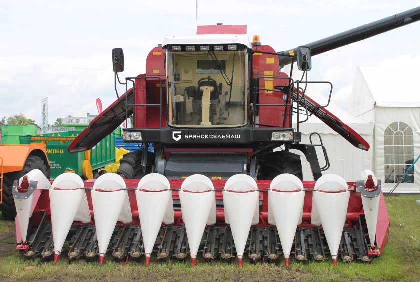 Жатка кукурузная CORNMASTER 8