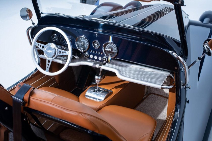 4-Х местный автомобиль