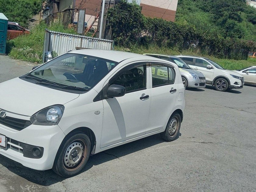 Daihatsu Mira e:s 2016