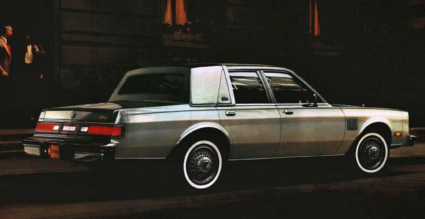 Chrysler New Yorker Fifth Avenue 1982