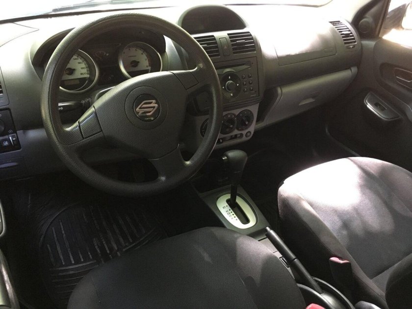 Сузуки Игнис 2003 салон