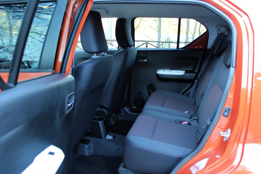 Suzuki Ignis 2007 салон