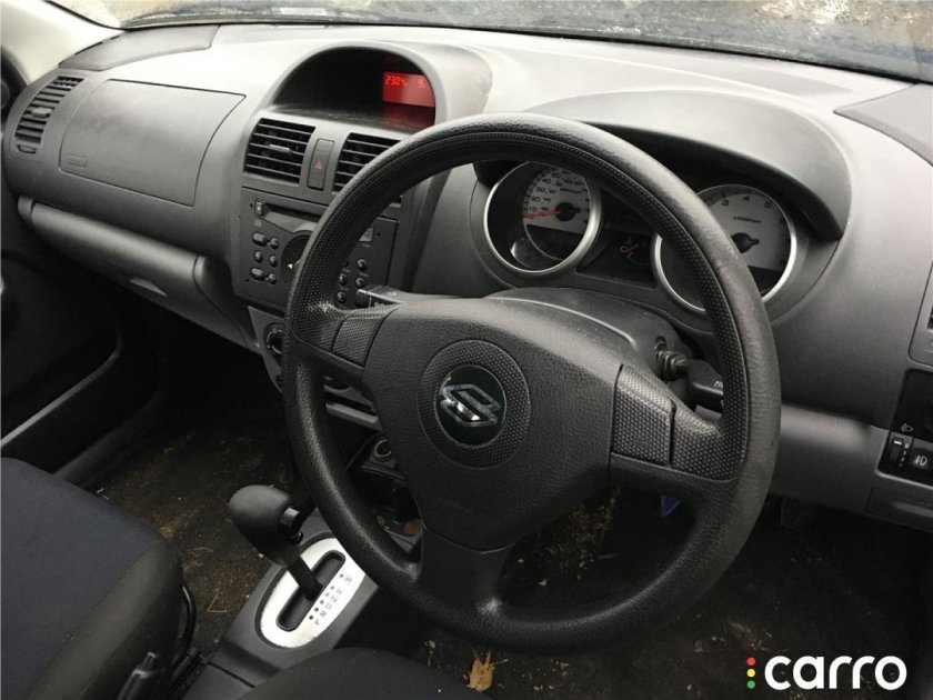 Сузуки Игнис 2007 салон